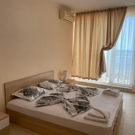 Golden Sea View 1 *