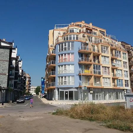 Golden Sea View 1 아파트 *
