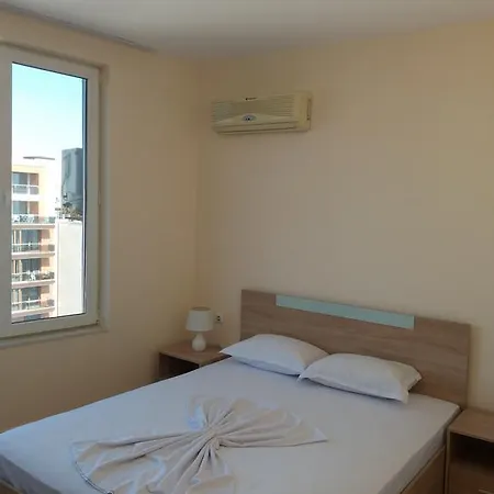 Golden Sea View 1 Apartment *
